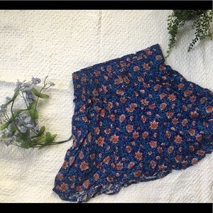 Cute blue floral skirt 🦋